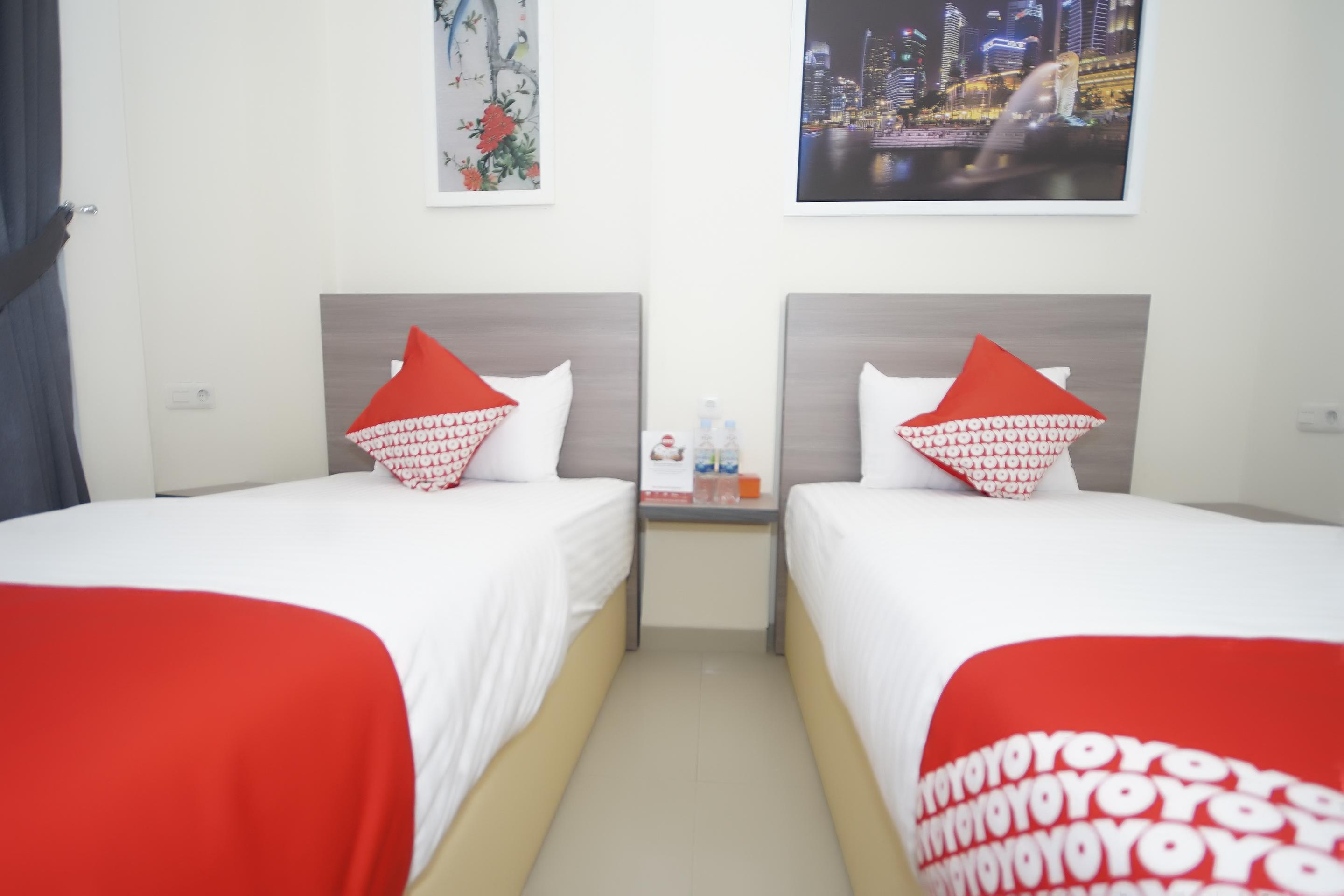 Oyo 251 The Maximus Inn Hotel Palembang Buitenkant foto