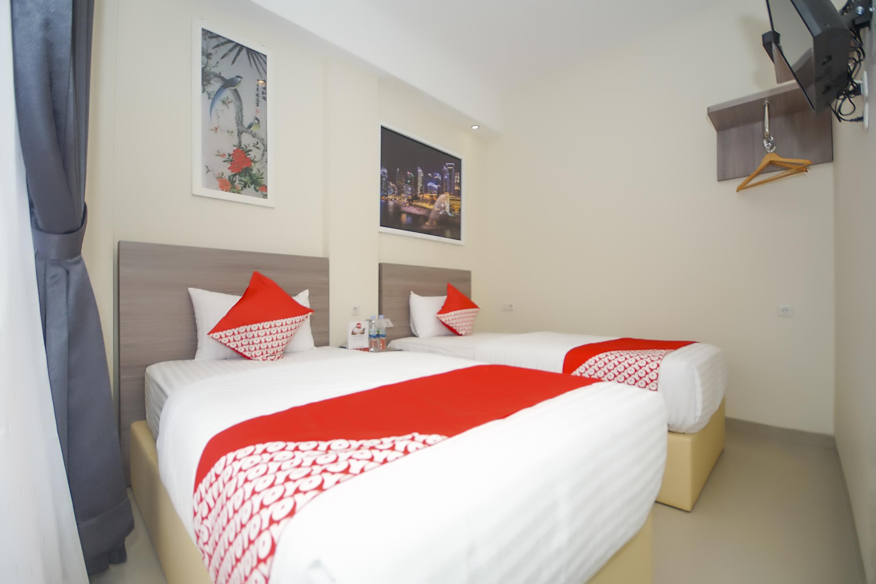Oyo 251 The Maximus Inn Hotel Palembang Buitenkant foto