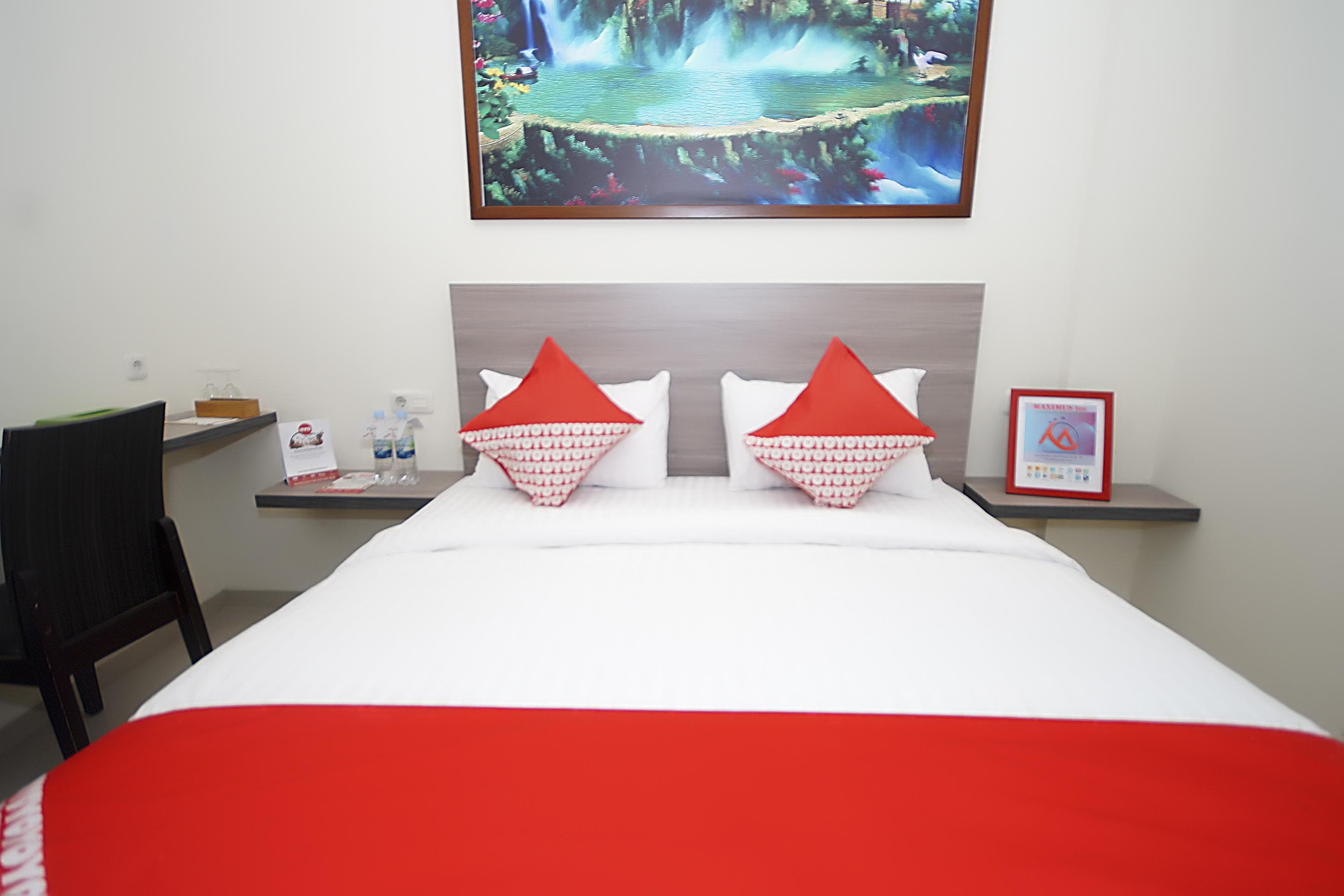 Oyo 251 The Maximus Inn Hotel Palembang Buitenkant foto