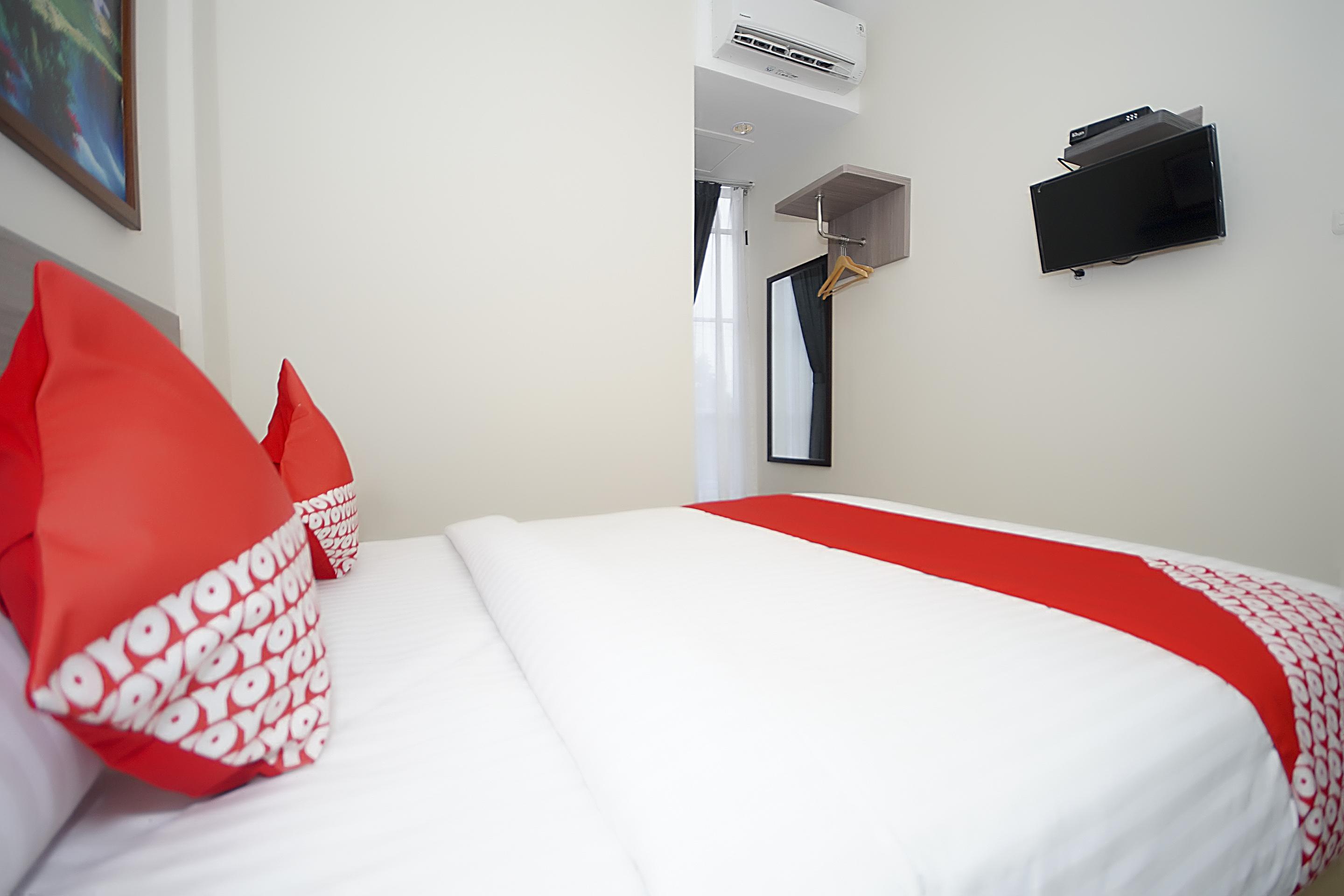 Oyo 251 The Maximus Inn Hotel Palembang Buitenkant foto