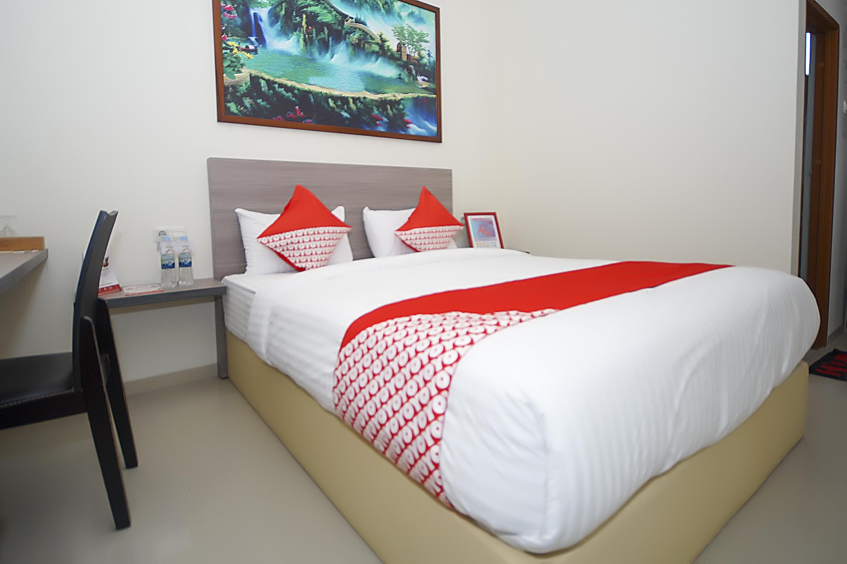 Oyo 251 The Maximus Inn Hotel Palembang Buitenkant foto