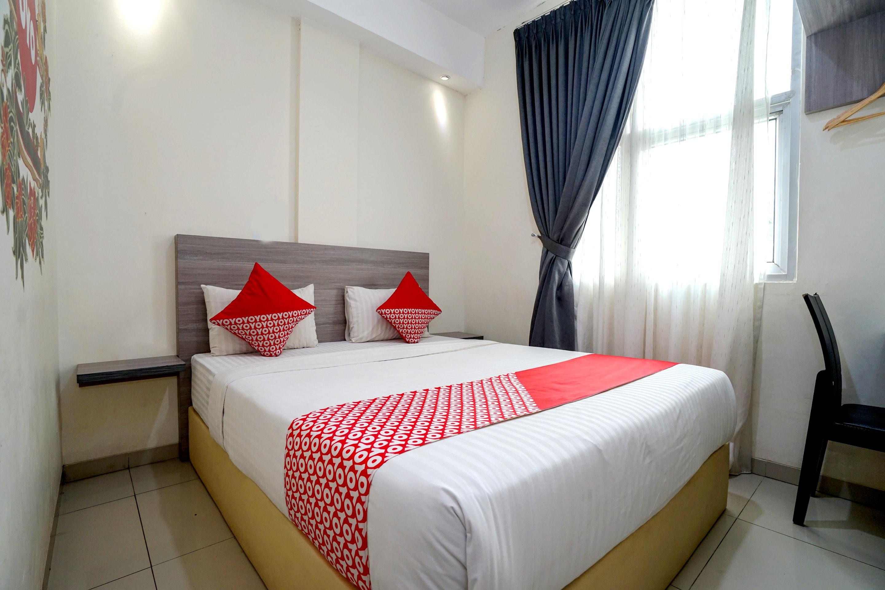 Oyo 251 The Maximus Inn Hotel Palembang Buitenkant foto