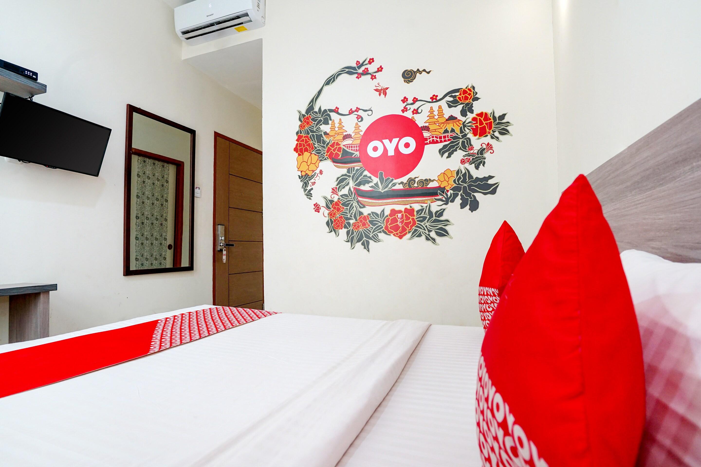 Oyo 251 The Maximus Inn Hotel Palembang Buitenkant foto