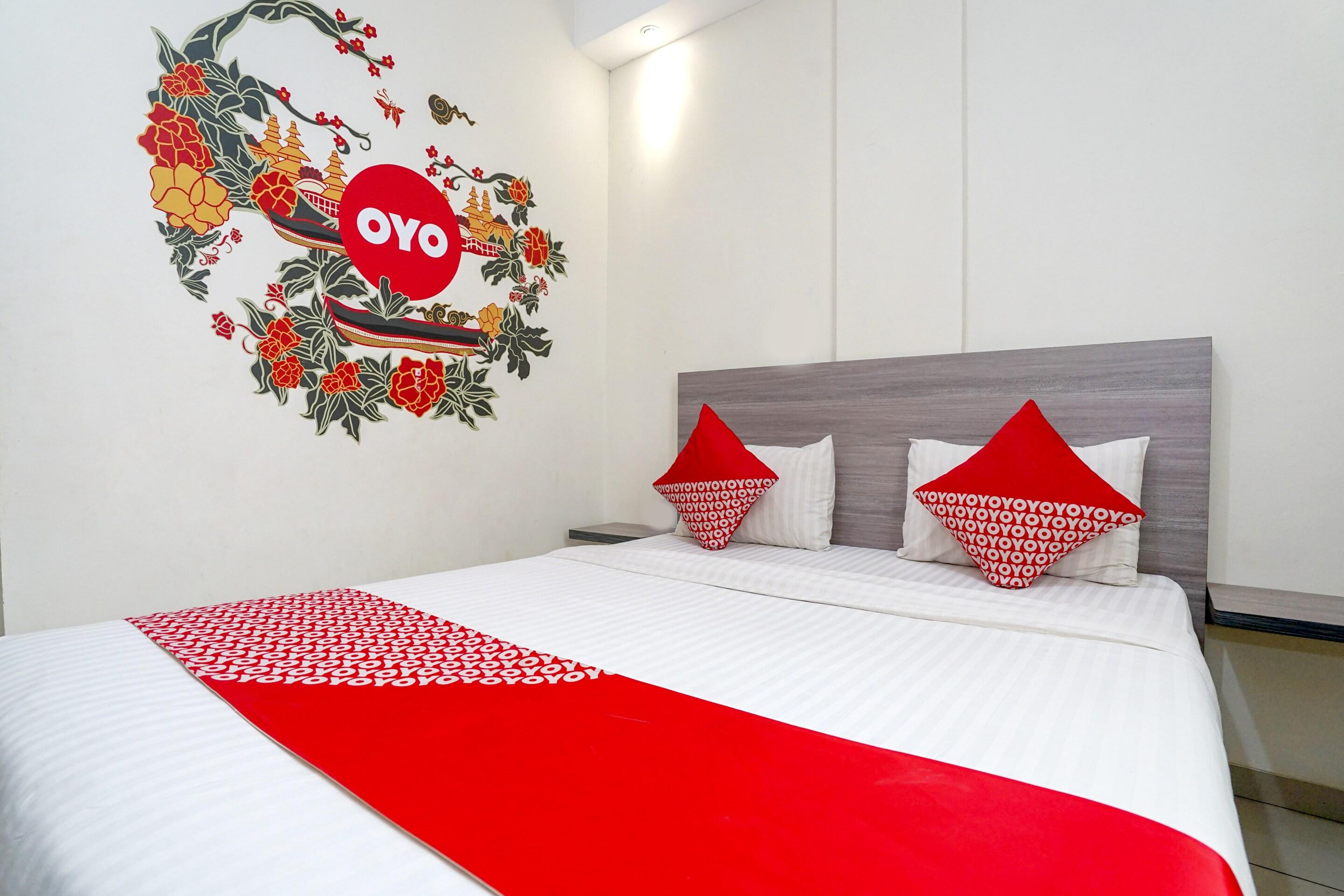 Oyo 251 The Maximus Inn Hotel Palembang Buitenkant foto