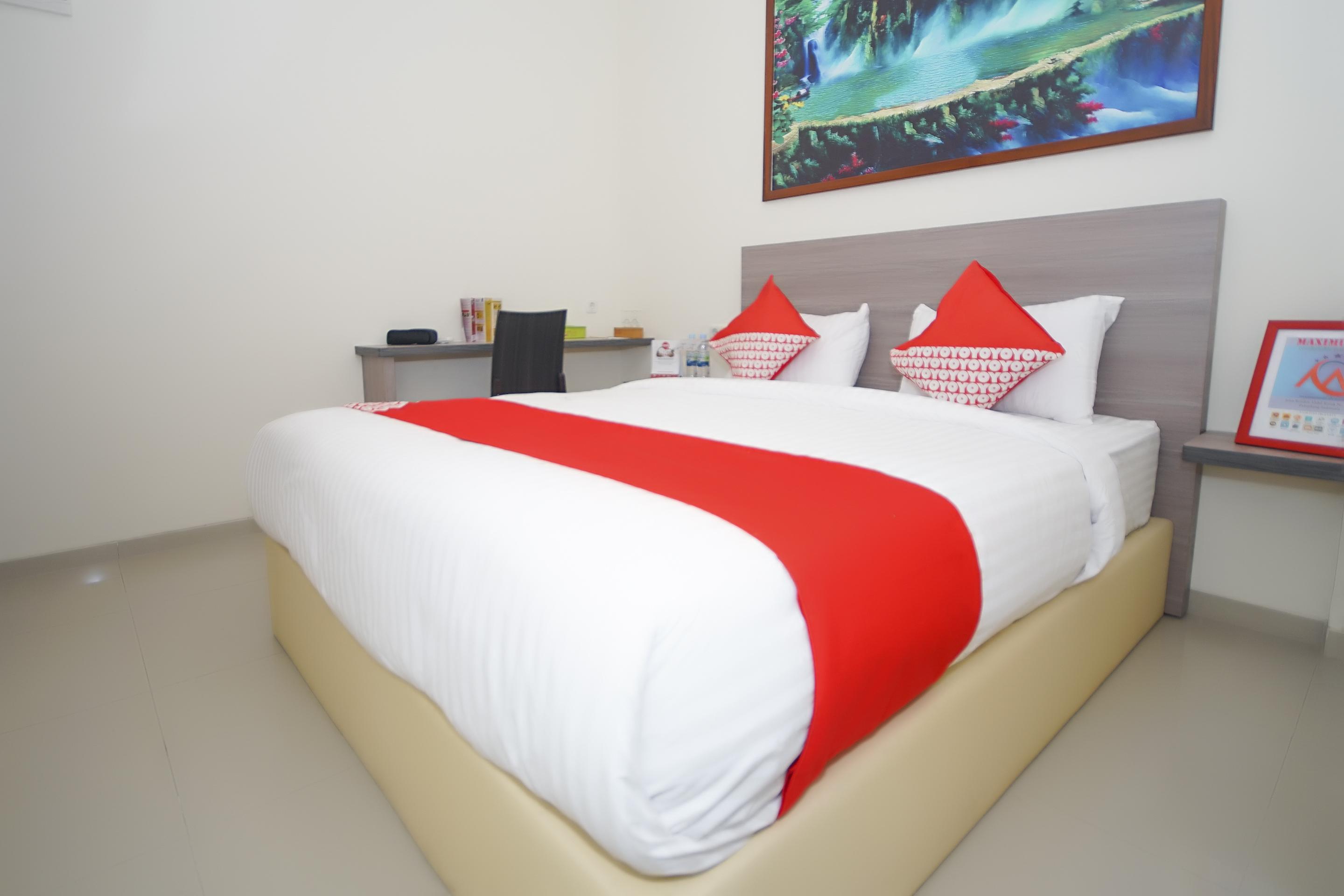 Oyo 251 The Maximus Inn Hotel Palembang Buitenkant foto