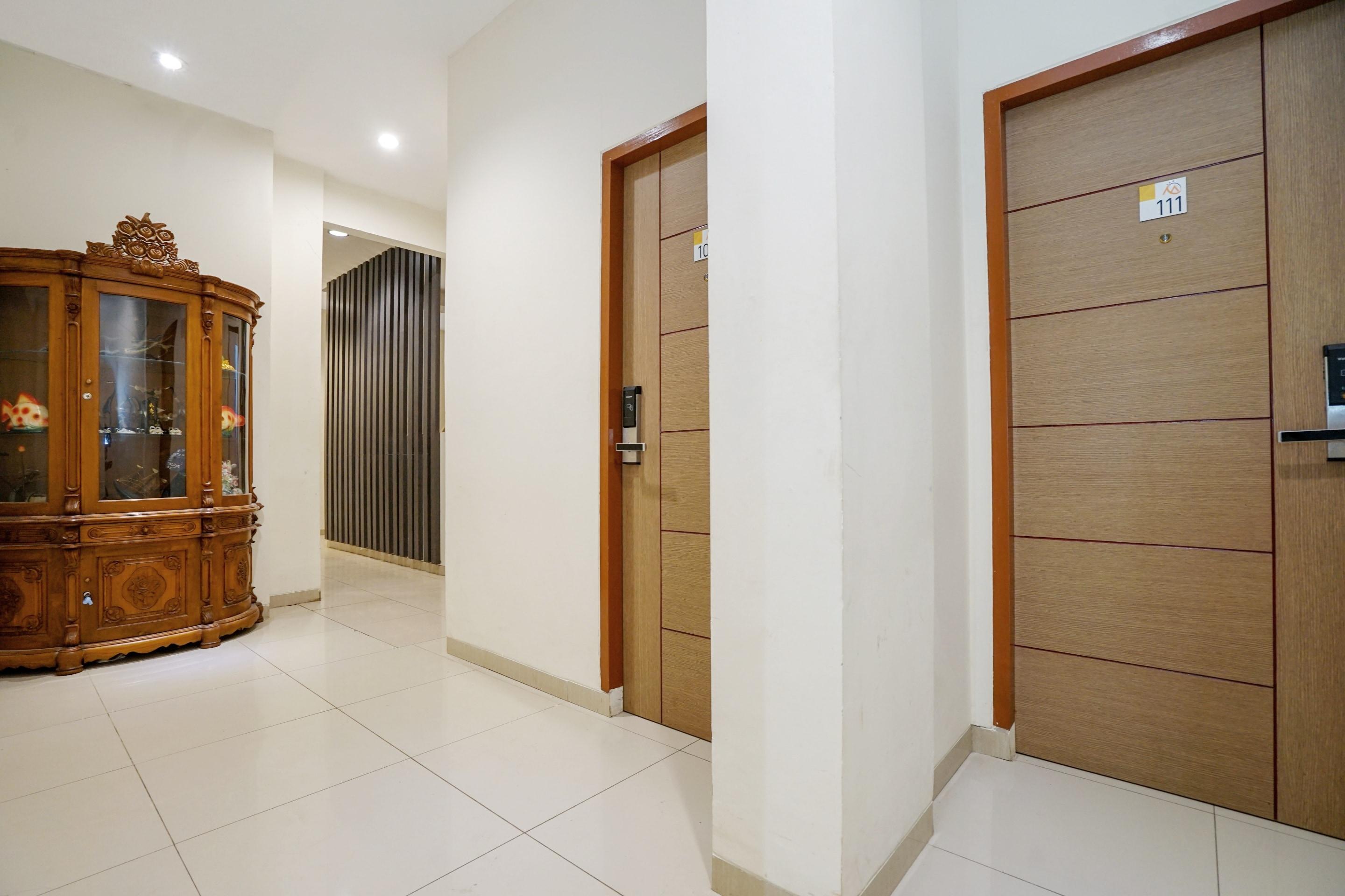 Oyo 251 The Maximus Inn Hotel Palembang Buitenkant foto